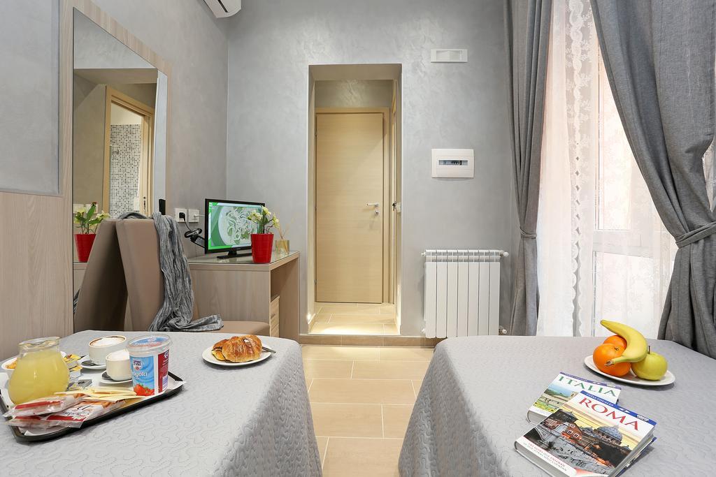 Adorasuite 2 Rome Exterior photo